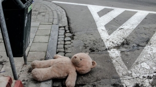 Şəkidə 4 yaşlı qızı mikroavtobus vuraraq öldürüb