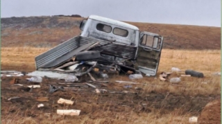 Erməni hərbçiləri daşıyan avtomobil özlərinin basdırdıqları minaya düşdü  - FOTO