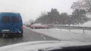 Bakıda yolların buz bağlaması nəticəsində 42 qəza baş verib  - DYP