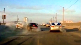 Nasaz avtomobil zəncirvari qəzaya səbəb oldu  - VİDEO