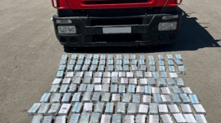 Gömrükçülər avtomobildə xeyli sayda siqaret aşkar ediblər - FOTO 