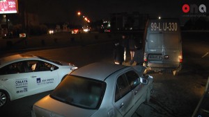 Bakıda yük avtomobili “Mersedes”-lə toqquşub