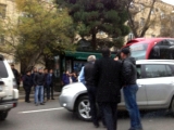 Xanım sürücü "Baku Bus"ın avtobusunu vurdu - FOTO