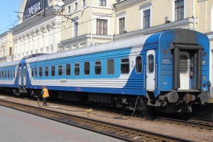 Bu şəhərdə indi də aeroport və vağzal təxliyə edildi