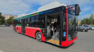 Sumqayıtda avtobuslar niyə nağdsız ödəniş sisteminə keçirilmir?  - VİDEO