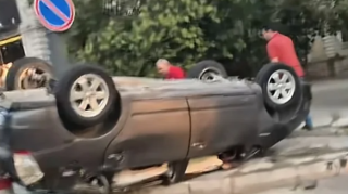 Bakıda "BMW" ilə toqquşan "Prius" aşıb - VİDEO 
