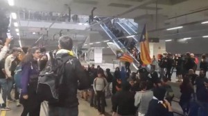 Avtomobil və dəmir yolları bağlanır - FOTO