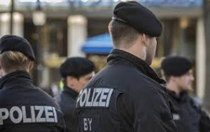 Polis avtomobili qəzaya düşdü: ölən və yaralanan var