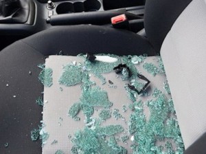 Bakıda "Audi"dən içi pull dolu kisəni oğurladılar