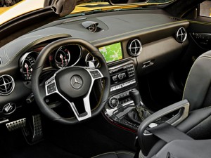 “Mercedes” avtomatik parketmə sistemini test etməyə başlayıb - VİDEO