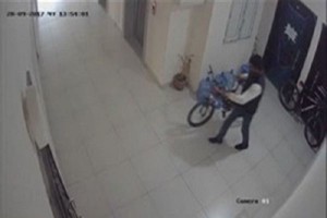 Bakıda velosiped oğurluğu kameraya düşdü – FOTO