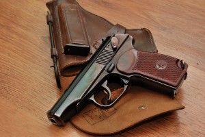 “Makarov” markalı tapança gəzdirən şəxs saxlanılıb