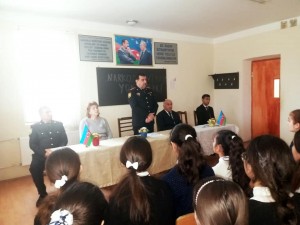 Polislər məktəblilərlə gələcək barədə həmsöhbət oldular