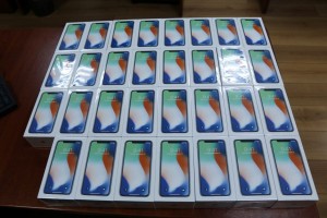 Aeroportda qanunsuz 31 ədəd mobil telefonun aşkarlanıb - FOTO