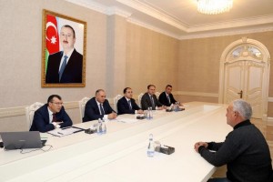 Nazir vətəndaşlarla görüşdü