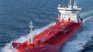 Neft tankerinə hücum - Donanma müdaxilə etdi