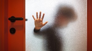 Bakı polisi qadınla azyaşlının döyülməsi xəbərinə münasibət bildirdi