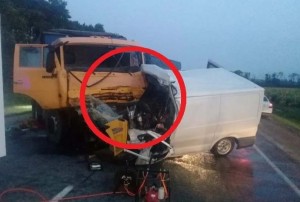 “Ford” “Kamaz”la toqquşdu: 3 nəfər ölüb - VİDEO