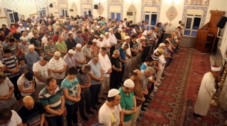 Kütləvi dini mərasimlərlə bağlı yeni qaydalar müəyyənləşir 