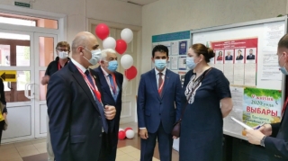 Azərbaycan nümayəndə heyəti Belarusdakı seçkiləri müşahidə edir  - FOTO