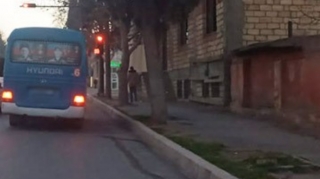 Gəncədə Atatürk prospektinin bir hissəsində dayanacaqlar yoxdur