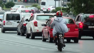 Yollarda moped problemi:  Ekspertlər həll yolu təklif edirlər - VİDEO 