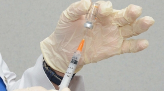 Koronavirusa qarşı təkrar peyvəndin vurulması ilə bağlı alimdən AÇIQLAMA 