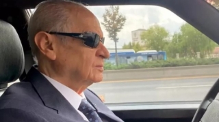 Dövlət Baxçalı klassik avtomobili ilə diqqət çəkdi - VİDEO 