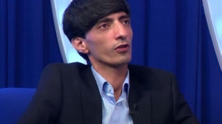 Meyxanaçının 250 minlik maşın almasına SƏRT REAKSİYA: "Alim də eşşək arabasında gəzməlidir" 