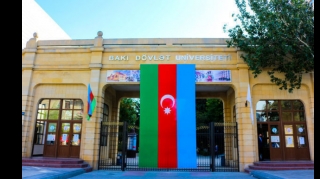 Bayraqla rəqsinə görə qovulan tələbə universitetə bərpa olunub  - FOTO