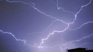 Gəncədə ildırım transformatoru vurub