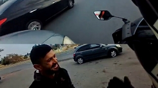 В Баку водитель создал опасную ситуацию, проехав между двумя полосами движения — ВИДЕО 