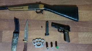 Keçmiş məhkumun avtomobilindən silah-sursat götürülüb - FOTO 