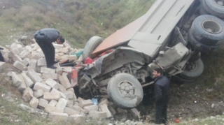Xocavənddə “KamAZ”  dərəyə aşıb, ölən var