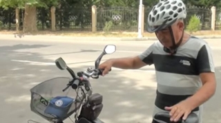 72 yaşlı Abid İsmayılov velosipedlə qonşu ölkələri gəzir  - VİDEO