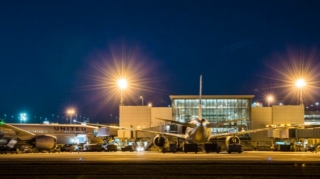 Aeroportda dəhşət: Ata 11 yaşlı oğlunu öldürdü 