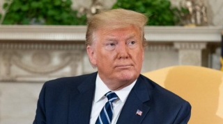 Tramp “TikTok” və “WeChat”ı qadağan edən fərman imzaladı