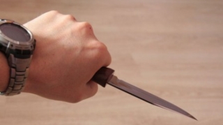 Mingəçevirdə qətl: Qardaş bacısını bıçaqladı 