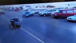 Maşın ana və iki körpəsini belə vurdu  - VİDEO