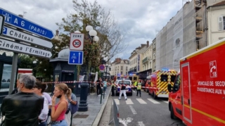 Avtomobil restorana çırpıldı, altı nəfər xəsarət alıb 