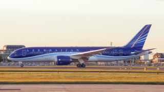 AZAL Naxçıvana olan reysləri təxirə saldı 