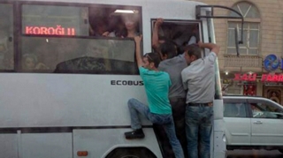 Hələ də avtobuslardan sallanan vətəndaşlar var - İRAD - EKSPERT AÇIQLADI 