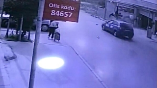 Sumqayıtda dəhşətli qəza: Maşın piyadanı göyə uçurtdu   - VİDEO