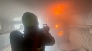 Bakıda şirniyyat mağazasında yanğın - VİDEO 