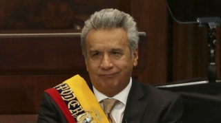 Prezidentin olduğu təyyarə təcili eniş edib