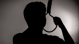 Xırdalan sakini evində özünü asdı