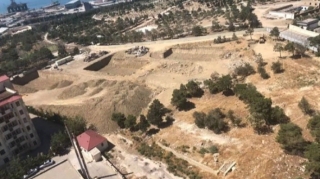 Bakıda parkın ərazisində qanunsuz bina tikilir? - AÇIQLAMA    - FOTO