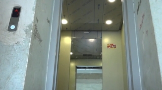 Жители поселка Ени Гюнешли жалуются на состояние лифта - ВИДЕО