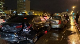 Bakıda “Niva” üç maşını əzdi  - FOTO