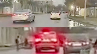 Binəqədidə əks yola çıxan sürücü keçiddən keçən piyadaları vurdu   - REAL VİDEO